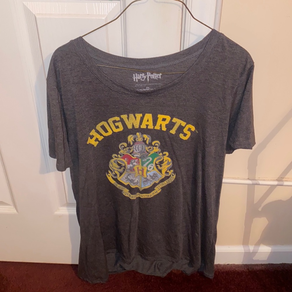 Women’s Hogwarts Graphic Tee